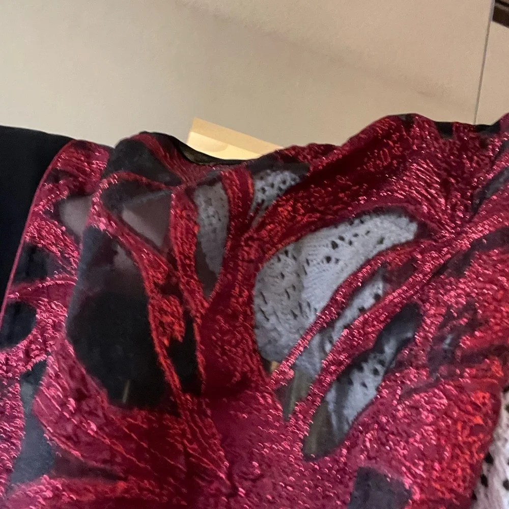 Red and Black Sheer Floral Kimono Wrap - Picture 8 of 9